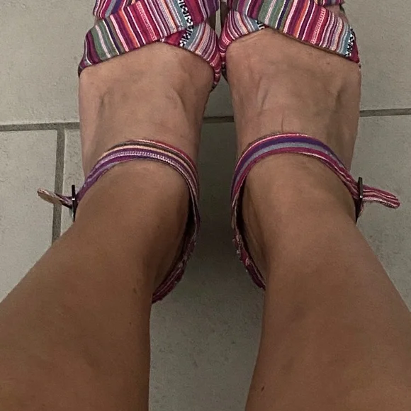 Toms Pin Striped Colorful Wedge Sz 7 - Picture 5 of 9